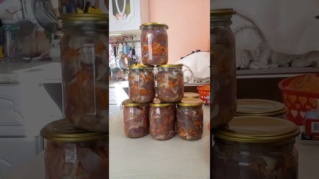 Томлёные куриные потрошки в #автоклаве. Стоит их немного довести жирными сливками и ням? смотреть онлайн