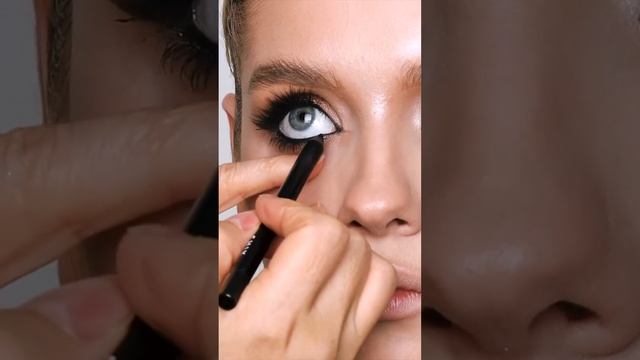 Как наносить сияющие тени правильно? смотреть онлайн