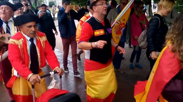 Испанские болельщики идут на Калининград! 25.06.2018. смотреть онлайн