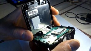 Как разобрать видеорегистратор Мио 526? Снимаем батарею!