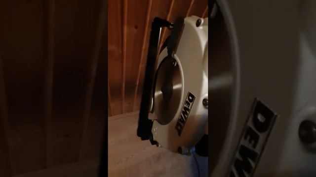 Дисковая пила Dewalt D 23620qs