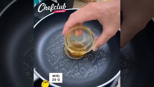 Золотой ананас под кокосовой пальмой смотреть онлайн