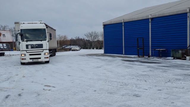 Учебная езда по гололёд у 🚛🚚🚐👍👍👍 смотреть онлайн