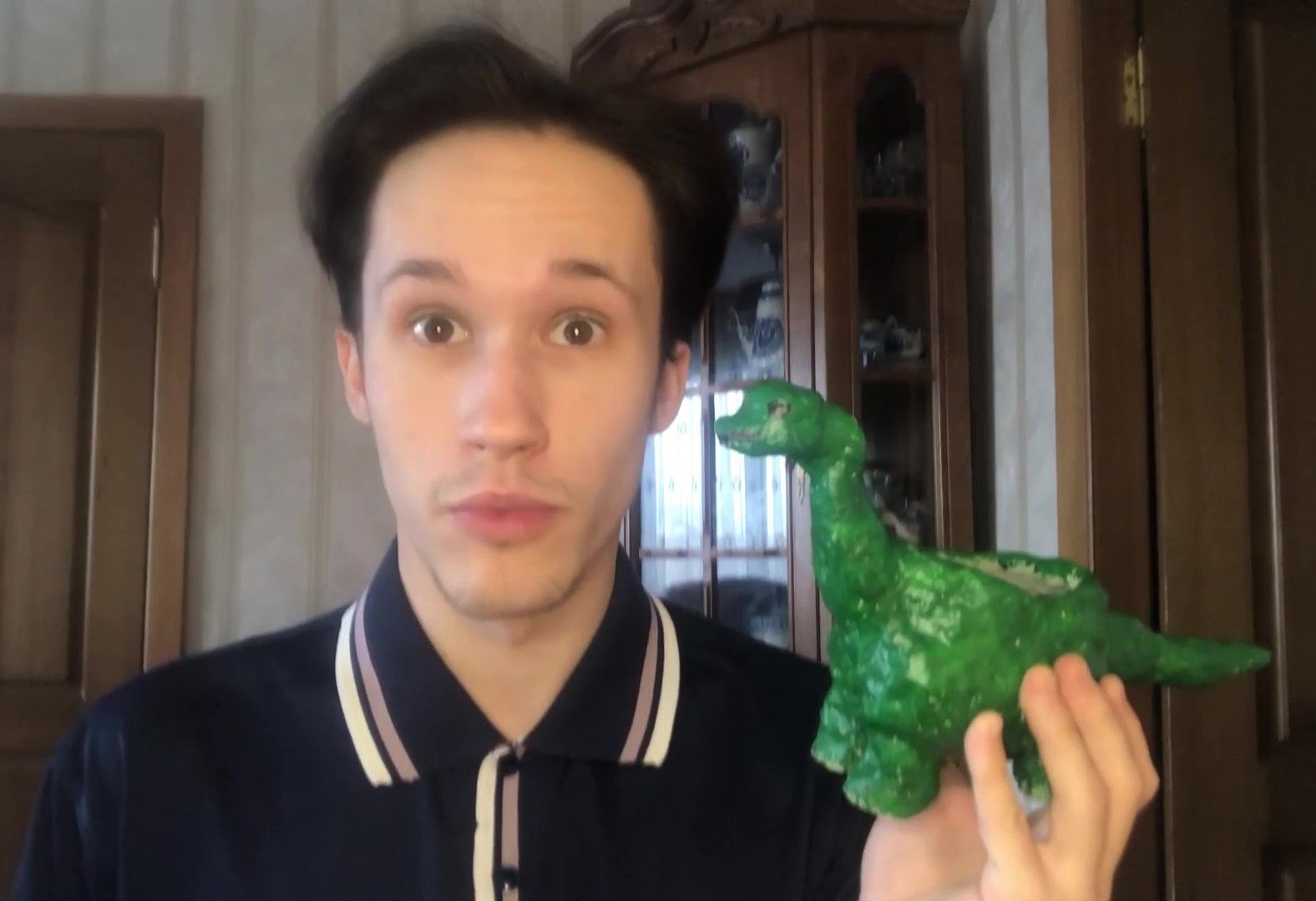 Огромный и сильный: леплю из глины ящера брахиозавра смотреть онлайн