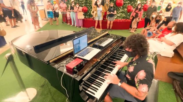 Dancing Queen ABBA (Piano Shopping Mall) смотреть онлайн