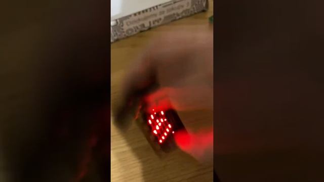 micro:bit Видео 2 - включение и демо программа смотреть онлайн