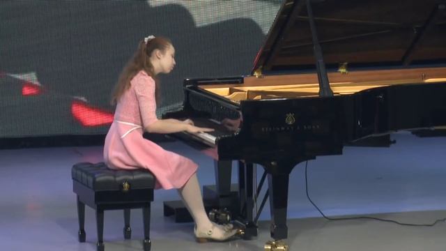 Л. Бетховен, Соната №9 ми мажор 1 часть, исп. Мария Гусакова смотреть онлайн