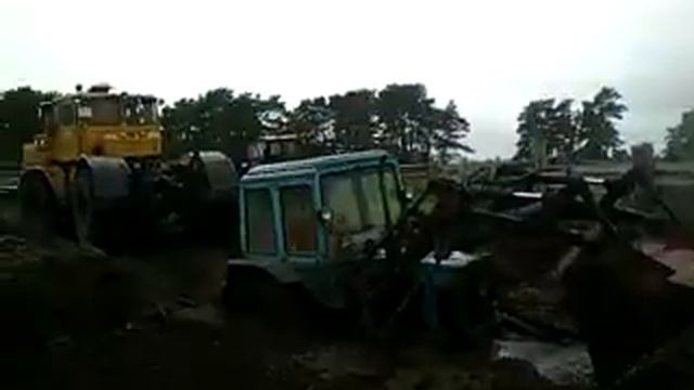 Трактор застрял в навозе смотреть онлайн