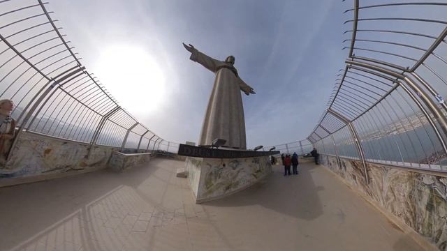 Узнайте: огромная статуя Христа есть не только в Рио-де-Жанейро. Лиссабон - видео с Insta360onex смотреть онлайн