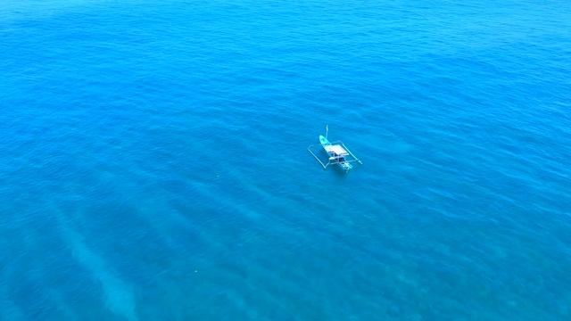 SURFING ADVENTURE! • Indonesia - Lombok (My First Video!) смотреть онлайн