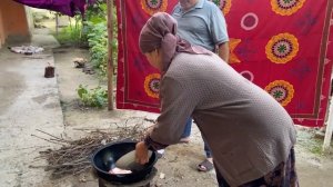 Как отмечают Курбан байрам в Узбекистане! Режем барана! Раздаем соседям! Кишлак Надувание барана.