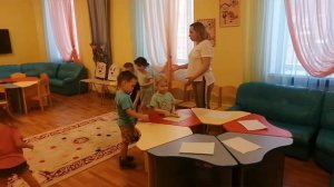 Дидактическая игра для детей 2 младшей группы "Волшебная полянка".