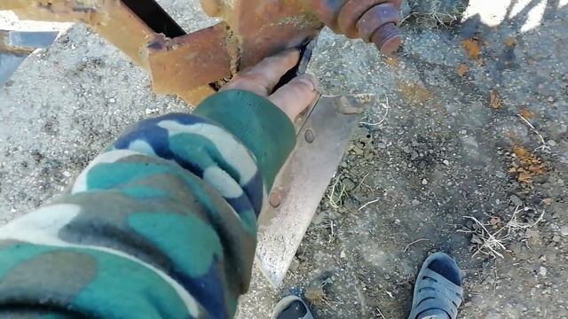 Т - 40 ПАШЕТ ЛЮЦЕРНУ, глубина 20 см, люцерна не пахалась 9 лет. смотреть онлайн