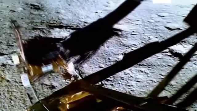Первое видео с поверхности Луны от индийской станции «Чандраян-3». смотреть онлайн