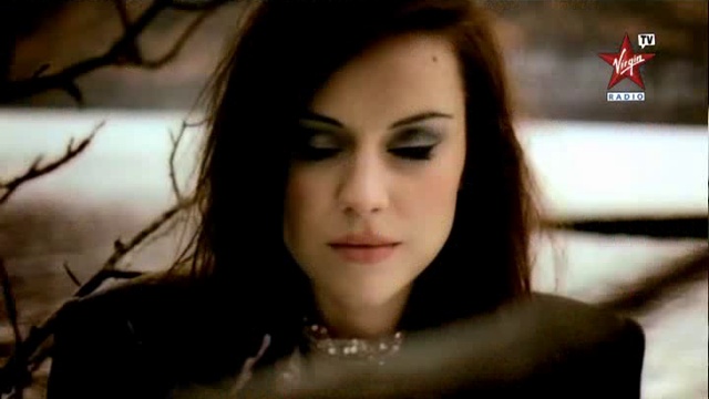 Amy Macdonald - Spark @ 2010 VIRGIN RADIO TV смотреть онлайн