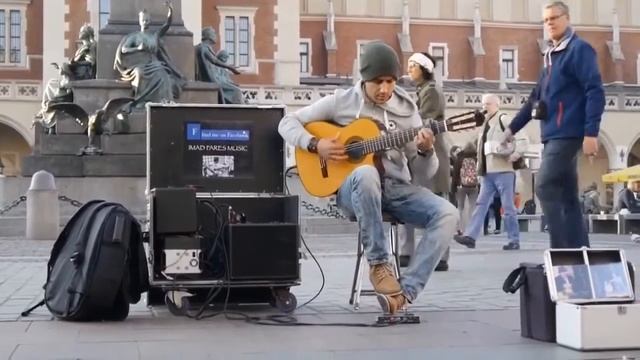 Просто потрясающий уличный музыкант! Вот это талант... смотреть онлайн