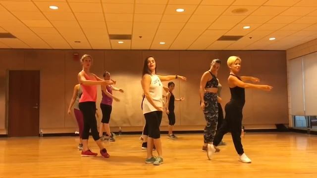 “POISSON ROUGE” Saint Privat - Ballet Barre Dance Fitness Workout Valeo Club смотреть онлайн