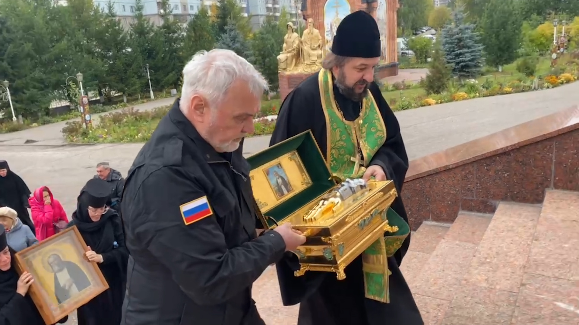 Владимир Уйба о прибытии в Республику Коми ковчега с мощами преподобного Серафима Саровского смотреть онлайн