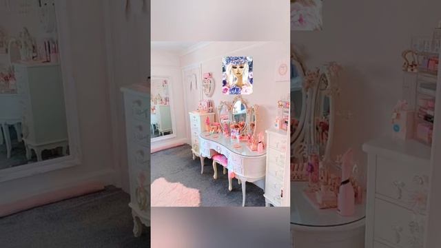 Прекрасная Картина, вышитая лентами в интерьере.Picture embroidered with ribbons in the interior смотреть онлайн