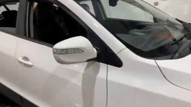 White Hyundai Ix35 (YE64 LFG) смотреть онлайн