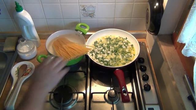 Спагетти с чернилами каракатицы (Spaghetti con nero di seppia) смотреть онлайн