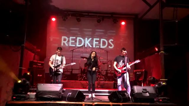 RedKeds - Борьба с самим собой (live Брюгге) смотреть онлайн