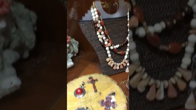 Лечебные свойства кораллов. Кому подарить коралловые бусы смотреть онлайн