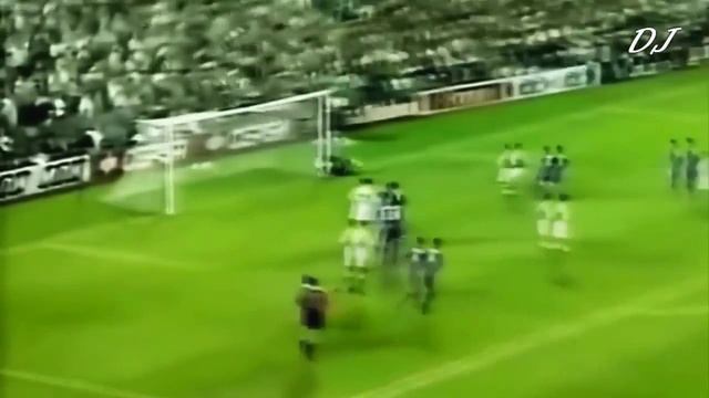 Удивительные Голы Роберто Карлоса смотреть онлайн