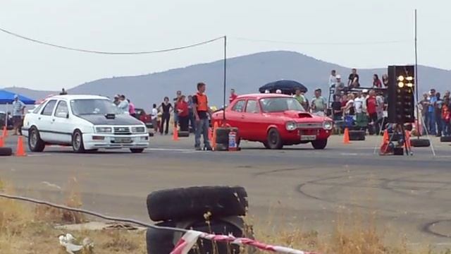 Ford Sierra XR8 vs Mk1 Escort V8 смотреть онлайн