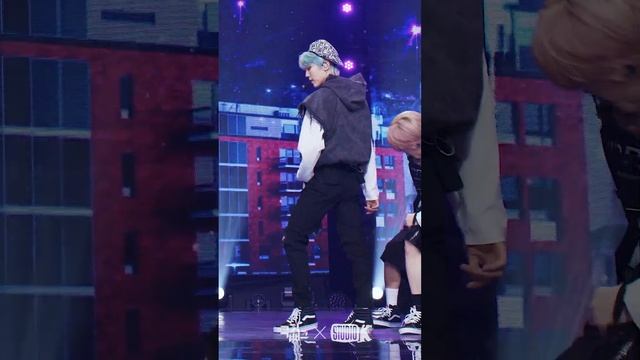 [K-Fancam] 크래비티 성민 직캠 'Groovy' (CRAVITY SEONGMIN Fancam) @MusicBank 230324 смотреть онлайн