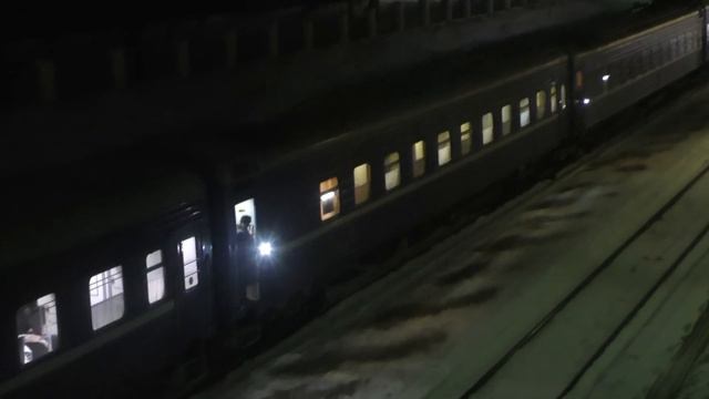 Новогодний Дно. Пассажирские поезда на станции Дно