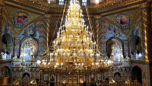 "Воспоїм людіє, Прєсвятую Дєву Чістую..." Почаїв Лавра смотреть онлайн