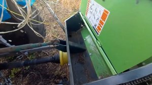 Китайский мини пресс-подборщик YK-850. Устройство вязального аппарата.