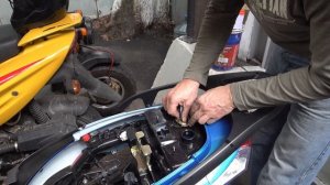 Настройка показаний уровня топлива на китайском скутере.