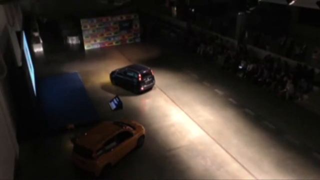The new Fiat Panda K-Way® on the runway in Milan смотреть онлайн