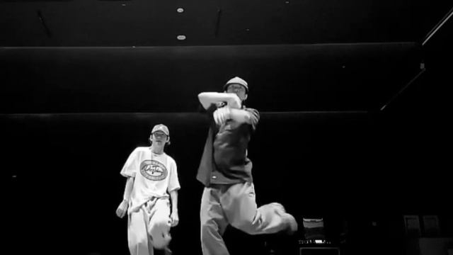 Dancing With Taehyung смотреть онлайн