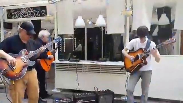 Super Instrumental / уличное выступление в Саратове смотреть онлайн
