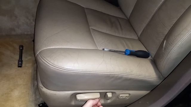 Episode 14 - Project Lexus LS 400. Seat repair, viewer questions and interior cleaning смотреть онлайн