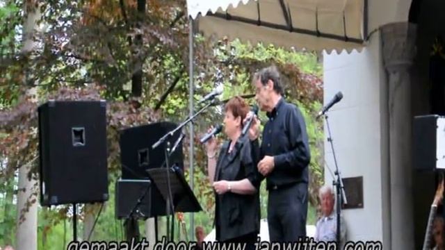 Mini-concert van Ut Reusels Muziekske en Lya de Haas en Hennie Korsten in Oirschot смотреть онлайн