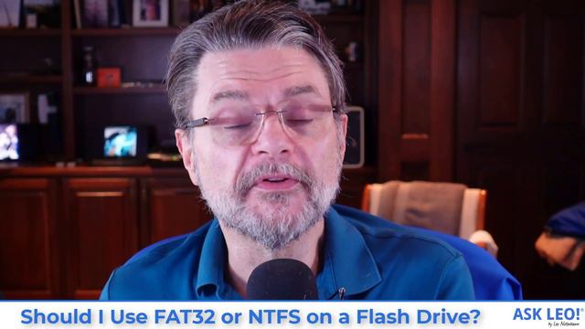 Should I Use FAT32 or NTFS on a Flash Drive? The Differences, and a Third Alternative