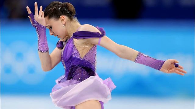 Камила Валиева получила новую награду Перед Этери Георгиевной просто преклоняется Евгения Медведе смотреть онлайн