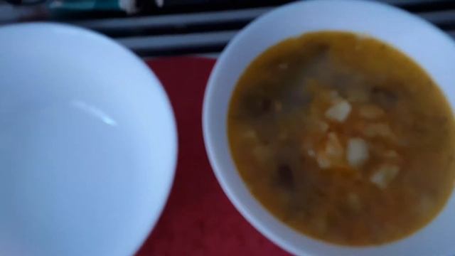 Суп на выбор из красной чечевицы и красной фасоли/Soupe Antillaise Corail, Et Haricots Rouge. Paris
