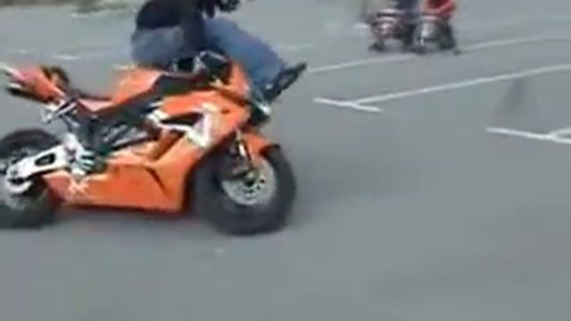Yamaha R1 смотреть онлайн