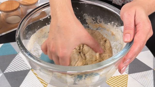 Meine Großmutter hat auf Weise Vollkornbrot gebacken und 100 Jahre alt geworden. Kein Kneten, Eier смотреть онлайн