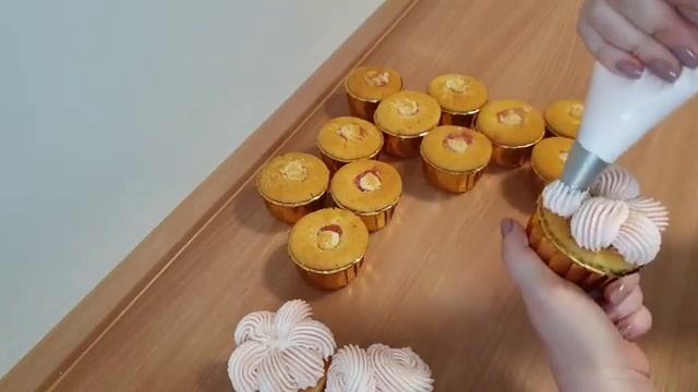 Украшение Капкейков ягодами. смотреть онлайн