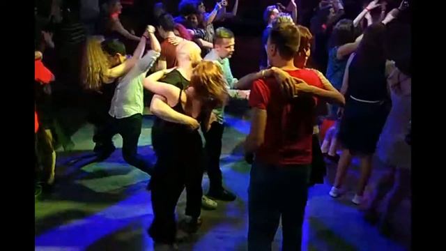 Форро вечеринка I Zeu Azevedo is playing I Aleksei Articulado & Polina are dancing смотреть онлайн