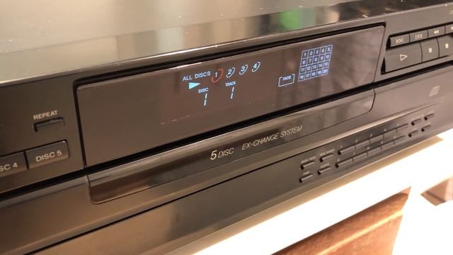 Sony CDP-C245 CD Player 5 Disc Carousel Changer Compact Disc смотреть онлайн