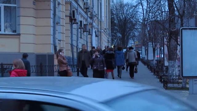 Далекий 2014 год в Киеве: Студентки Спешат, Машины Едут смотреть онлайн