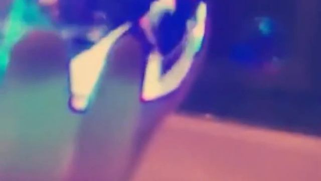 Забудь его забудь исполняет Андрей и Инга