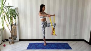 Пилатес с резиновой лентой | Тренируемся с эластичной лентой дома.